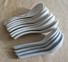 Load image into Gallery viewer, 12 x Vintage Ceramic &amp; Plastic Chinese soup spoons
