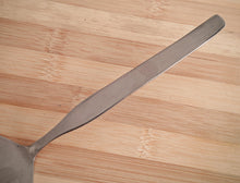 Load image into Gallery viewer, Vintage Stainless Steel Cake Slice Pie Server, Viners International , 25.5cm long
