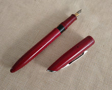 Load image into Gallery viewer, Vintage Platignum Fountain Pen , Burgundy Red , 13.5cm , Used , No Ink
