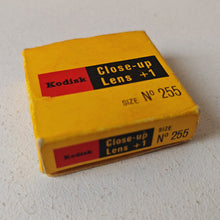 Load image into Gallery viewer, Kodisk Close-Up Lens +1 No. 255 Vintage Lens with Original Box &amp; Manual
