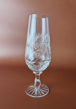 Load image into Gallery viewer, A set of 2 heavy crystal glasses. Wine glasses / champagne glasses
