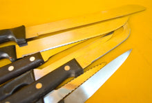 Load image into Gallery viewer, Set of 7 Vintage Plastic Handle Kitchen Knives – Mixed Sizes, Retro Kitchenalia Collection
