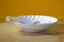 Load image into Gallery viewer, Royal Worcester STRAWBERRY FAIR Shell Shaped Dish (Shape 32 Size 3)
