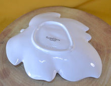 Load image into Gallery viewer, Vintage Retro Carlton Ware Australian Design Green &amp; White Leaf-Shaped Pin Dish
