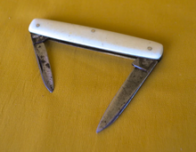 Load image into Gallery viewer, Antique Two Blade Pocket Knife, Small size, Steel Blades
