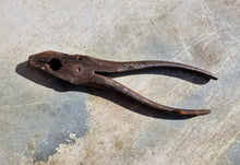 Load image into Gallery viewer, Vintage SHEFFIELD MADE IN ENGLAND Pliers Car tool kit item , 18cm long
