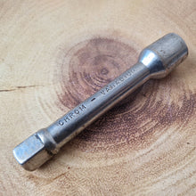 Load image into Gallery viewer, vintage heyco 5" bar 50-04  chrome vanadium Made In West Germany
