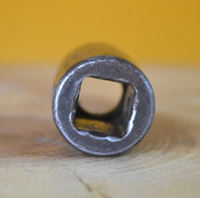 Load image into Gallery viewer, Snap on S055 5/8" SAE 1/2" Drive 6 Point Socket Made In USA
