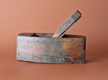 Load image into Gallery viewer, Antique Beech Wood Coffin Shaped Hand Plane Carpentry Woodworking Tool Cast Stee
