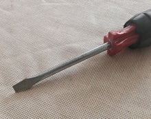 Load image into Gallery viewer, Vintage Richmond Flat Head Screwdriver 15.5cm Stubby Handle Old Tool Retro Works
