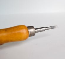 Load image into Gallery viewer, Stanley England Phillips British No 130 Screwdriver, Slotted Flat Head, Wooden H

