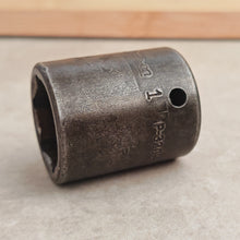 Load image into Gallery viewer, Snap-On P320 1/2" Drive 6-Point Shallow 1" Impact Socket – USA Made
