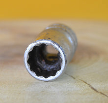 Load image into Gallery viewer, Snap On 9/16" Socket 1/2" Drive 12-Point Vintage Imperial SW181 CANADA Old Logo
