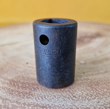 Load image into Gallery viewer, Snap-On 5/8 PDH-200 USA 12 point socket. Pat no. 3273430
