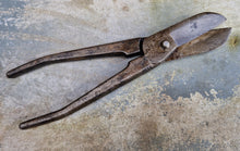 Load image into Gallery viewer, Vintage Gilbow Heavy Duty Tin Snips Tool , 21cm long
