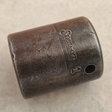 Load image into Gallery viewer, Snap-On P320 1/2" Drive 6-Point Shallow 1" Impact Socket – USA Made
