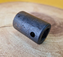 Load image into Gallery viewer, Snap-On 5/8 PDH-200 USA 12 point socket. Pat no. 3273430
