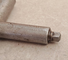 Load image into Gallery viewer, Vintage Skyway Precision Tool 1/4" Torque Wrench T-Handle – Made in USA
