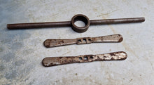 Load image into Gallery viewer, 3 x Vintage die stock holder / tap wrench Machinist Tool
