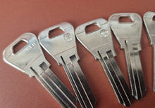Load image into Gallery viewer, 5 x SILCA WE11  BLANK KEYS, UNCUT, FOR AUTOMOTIVE CARS
