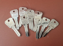 Load image into Gallery viewer, 10 x CEA LF 14S BLANK KEYS, UNCUT, FOR AUTOMOTIVE CARS
