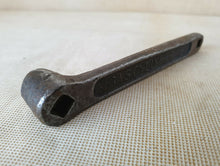 Load image into Gallery viewer, Vintage B.O.C SA 9/32 Gas Bottle Cylinder Spindle Key , 11cm long
