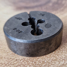 Load image into Gallery viewer, B.S.F 1/4" x 26 die Engineering Tool Made In England

