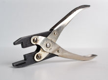 Load image into Gallery viewer, ITT CANNON 320-7445-000 Termination Terminating Tool Hand Crimp
