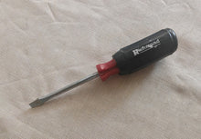 Load image into Gallery viewer, Vintage Richmond Flat Head Screwdriver 15.5cm Stubby Handle Old Tool Retro Works
