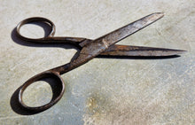 Load image into Gallery viewer, Pair Pre-1970's Vintage Small Steel Sewing Scissors , 15cm long
