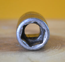 Load image into Gallery viewer, Snap on S055 5/8" SAE 1/2" Drive 6 Point Socket Made In USA
