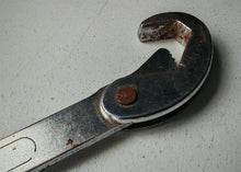 Load image into Gallery viewer, Vintage Master Wrench – Adjustable Pipe Spanner 7/8" to 1 1/4" (23–32mm) Heavy
