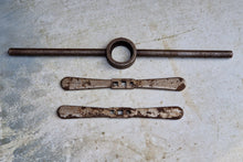 Load image into Gallery viewer, 3 x Vintage die stock holder / tap wrench Machinist Tool
