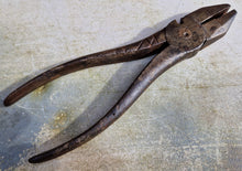 Load image into Gallery viewer, Vintage SHEFFIELD MADE IN ENGLAND Pliers Car tool kit item , 18cm long
