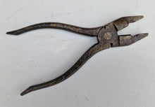 Load image into Gallery viewer, Vintage Combination Pliers Hand Tool 18.5cm long
