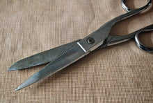 Load image into Gallery viewer, Title: Vintage Richards Speednix Tailor’s Shears Sheffield England – 16.5cm Used

