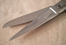 Load image into Gallery viewer, Title: Vintage Richards Speednix Tailor’s Shears Sheffield England – 16.5cm Used
