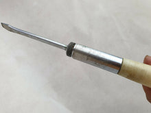 Load image into Gallery viewer, Vintage GUYS Hand tools Ratchet Screwdriver Model RL, Plastic Handle
