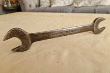 Load image into Gallery viewer, Bedford Vanadium 5/8 BS 9/16 W , 9/16 BS 1/2 W Spanner Wrench Tool , No: QW1618
