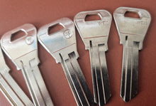 Load image into Gallery viewer, 5 x SILCA WE11  BLANK KEYS, UNCUT, FOR AUTOMOTIVE CARS
