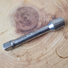 Load image into Gallery viewer, vintage heyco 5" bar 50-04  chrome vanadium Made In West Germany
