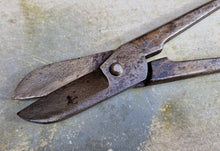 Load image into Gallery viewer, Vintage Gilbow Heavy Duty Tin Snips Tool , 21cm long
