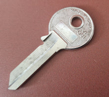 Load image into Gallery viewer, 5 Silca VI081 Key Blank for Viro Cylinders Blade Length 26.500mm Blade W 8.800mm
