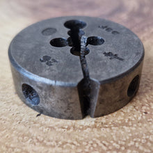 Load image into Gallery viewer, B.S.F 1/4" x 26 die Engineering Tool Made In England
