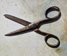 Load image into Gallery viewer, Pair Pre-1970's Vintage Small Steel Sewing Scissors , 15cm long
