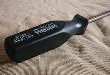 Load image into Gallery viewer, Vintage Spiralux Phillips Screwdriver No.3 – High Torque – Made in England  26cm
