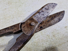Load image into Gallery viewer, Vintage Gilbow Heavy Duty Tin Snips Tool , 21cm long
