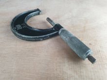 Load image into Gallery viewer, Vintage DCMT Ltd Engineering Micrometer 1-2" Engineers Tool Made in England
