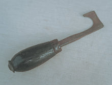 Load image into Gallery viewer, Vintage Timber Scribe / Carpenter’s Marking Tool – Wooden Handle – Antique Tool
