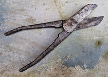 Load image into Gallery viewer, Vintage Gilbow Heavy Duty Tin Snips Tool , 21cm long
